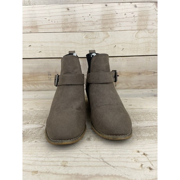 Wanted Women's Chelsea Ankle Boots Beige Jackson US Size 7.5 Studded Buckle - Picture 2 of 8